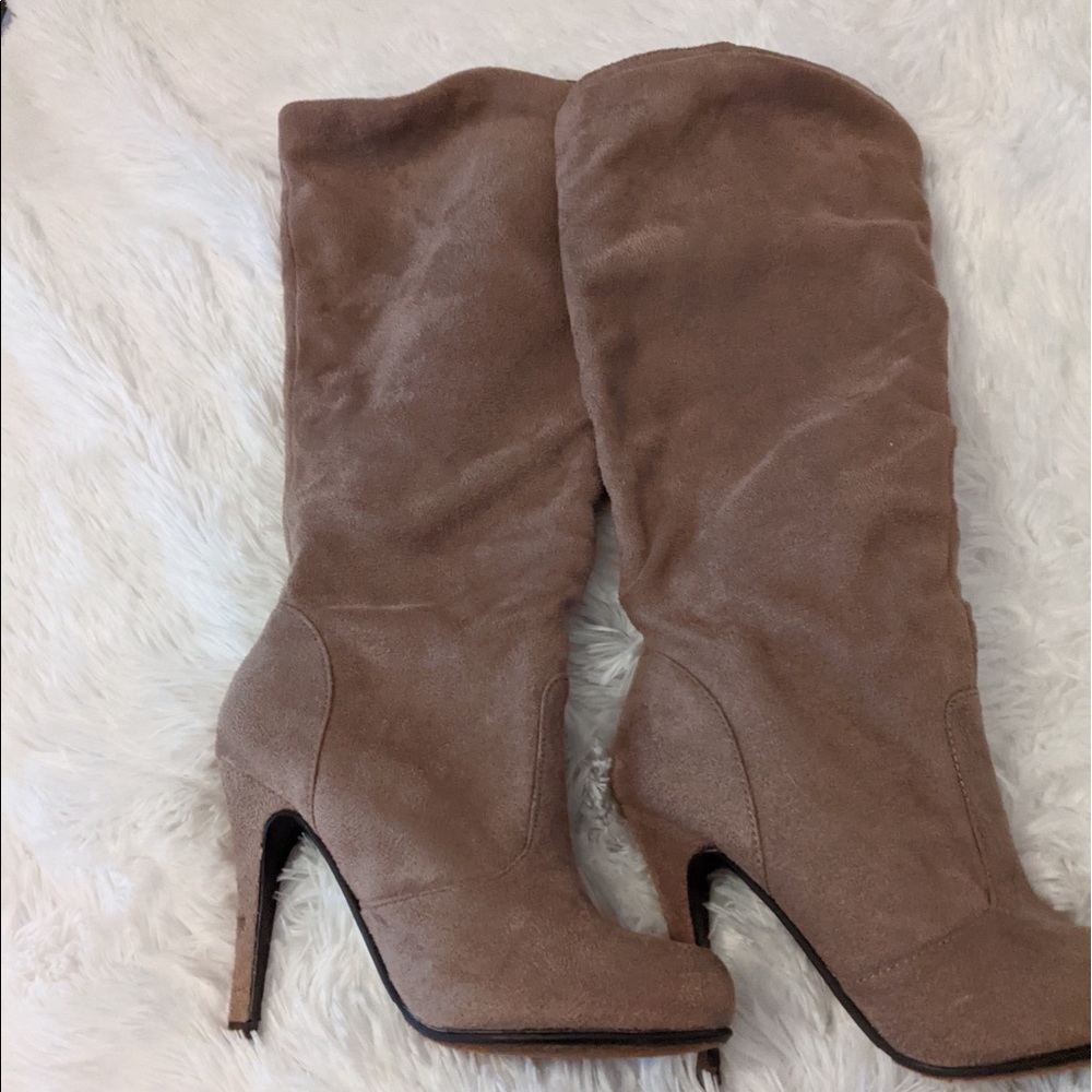 Suede heeled boots